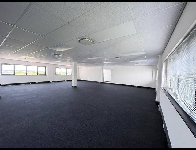 739M² OFFICE TO LET IN MIDRIDGE PARK